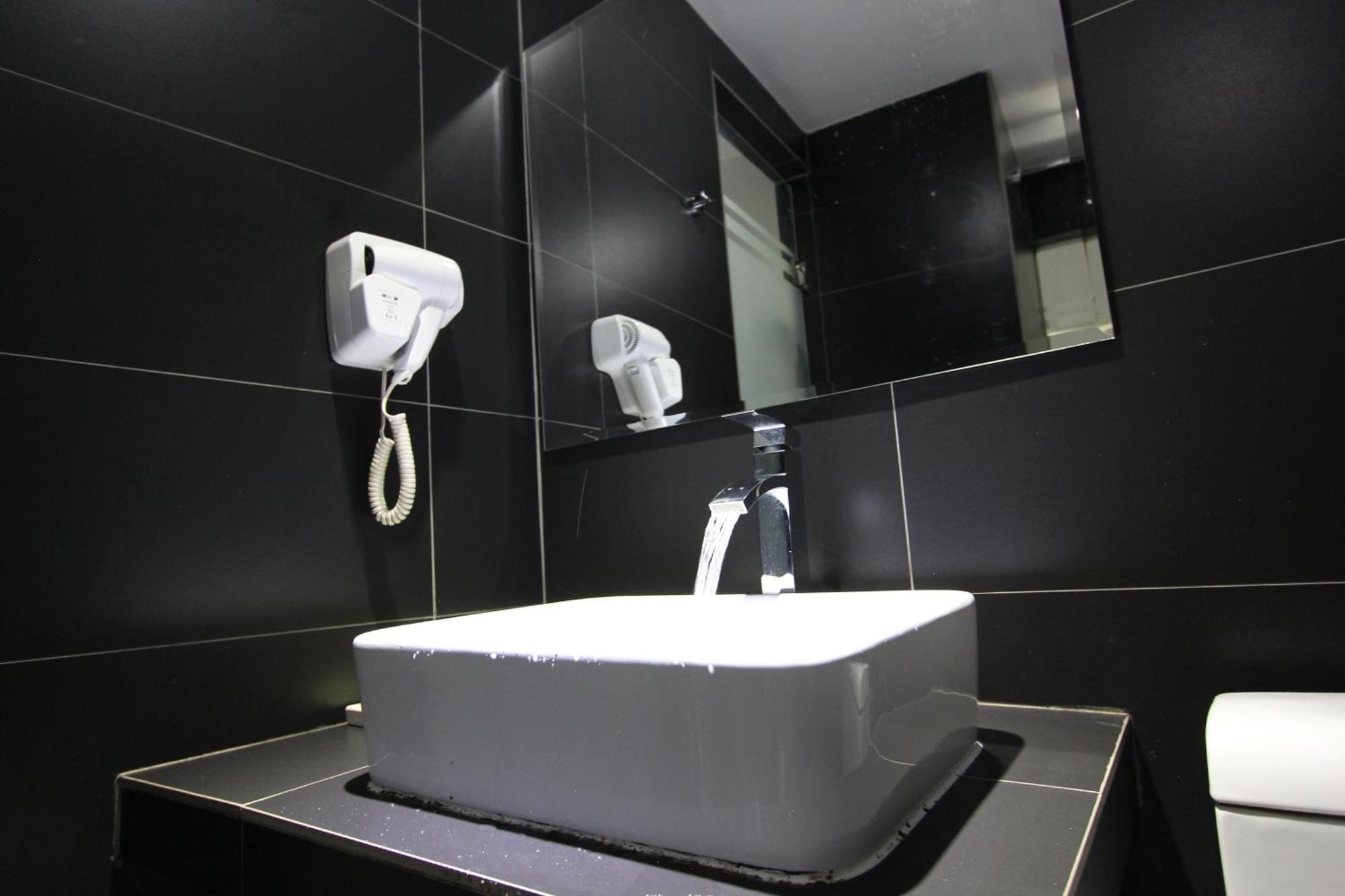 Hotel 99 Kuala Lumpur City Szoba fotó